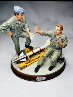 G.I. JOE STORY OF VICTORY MINT CONDITION HASBRO 2000 IS IN Good SHAPE